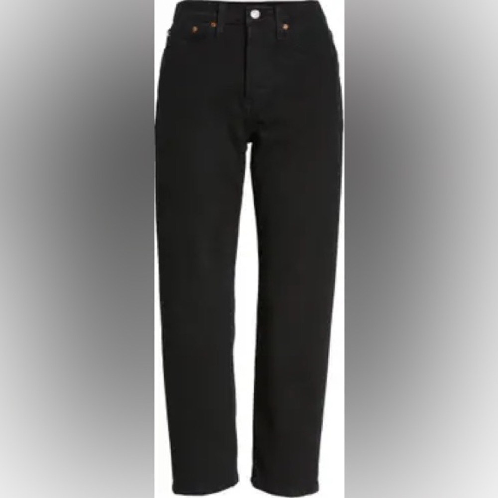 Black Levi’s wedgie straight size 27, kind of cropped